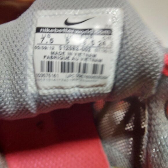 Nike Relentless2 Womans 7.5 Sneaker Running Shoe Pink Gray Logo light weight - Picture 12 of 12